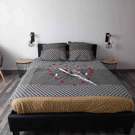 Nuit Romantique Saint-Christophe-en-Brionnais Экстерьер фото